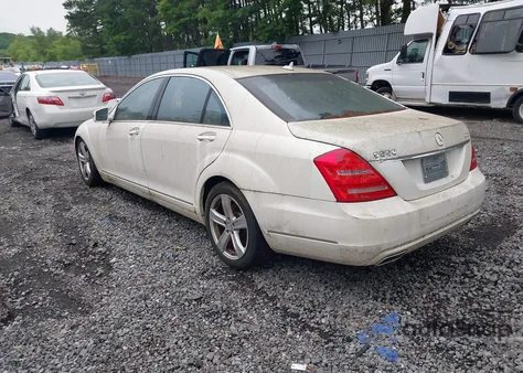 2010 Mercedes-Benz S 550 4Matic z USA, uszkodzony, nr VIN WDDNG8GB2AA355180